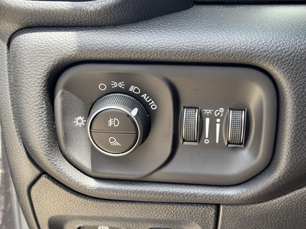 RAM 1500 Big Horn Crew Cab SWB 2WD 2026
