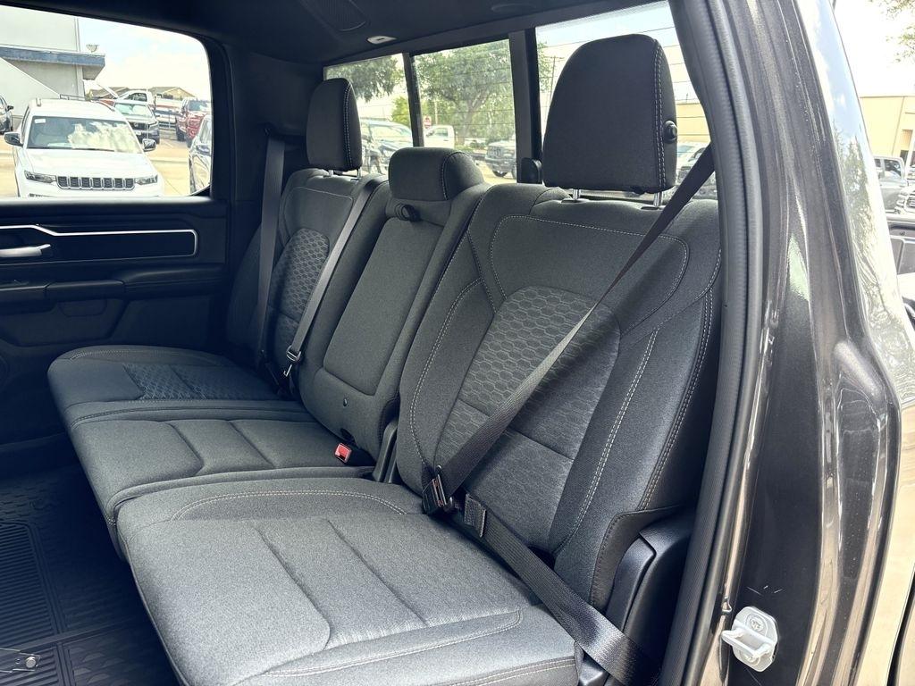 RAM 1500 Big Horn Crew Cab SWB 2WD 2026
