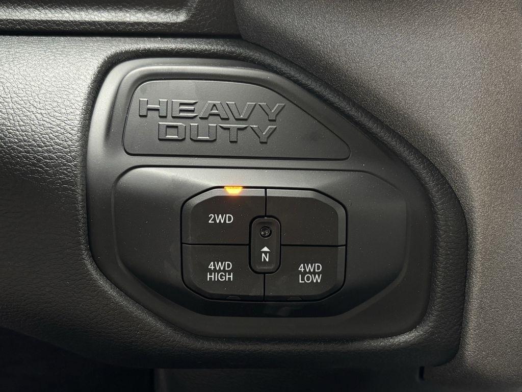 RAM 3500 Crew Cab 4WD DRW 2026