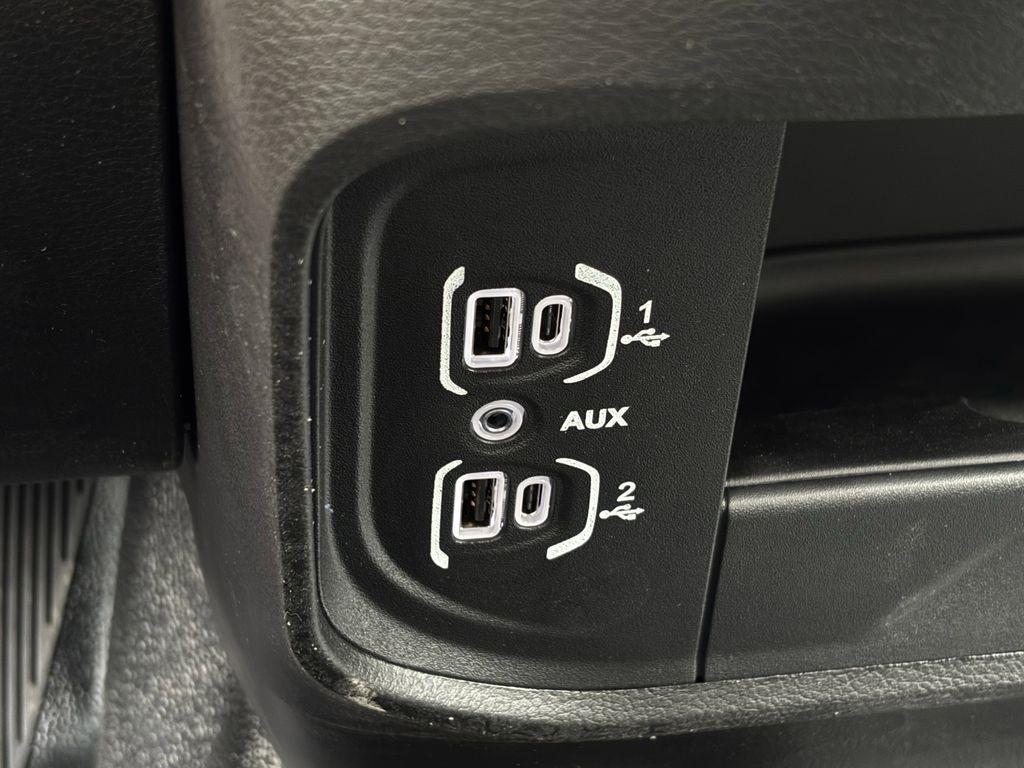 RAM 3500 Crew Cab 4WD DRW 2026
