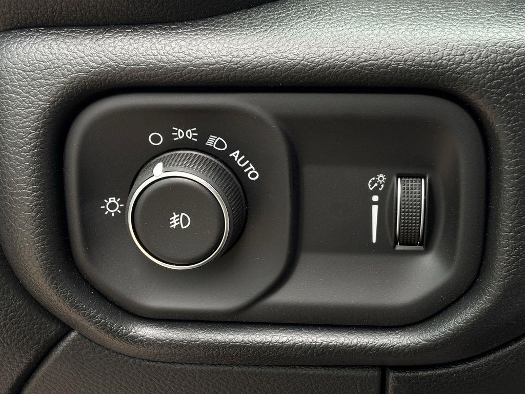 RAM 3500 Crew Cab 4WD DRW 2026