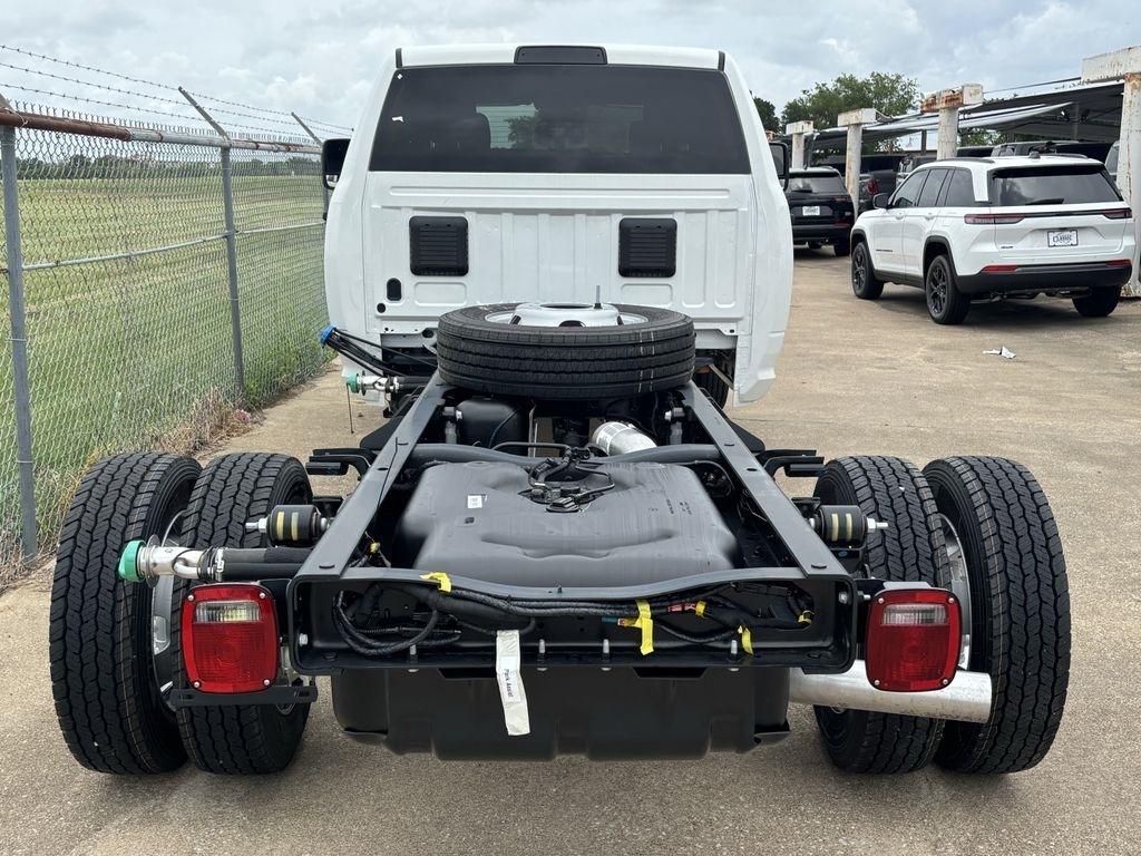RAM 5500 Crew Cab LWB 4WD DRW 2026