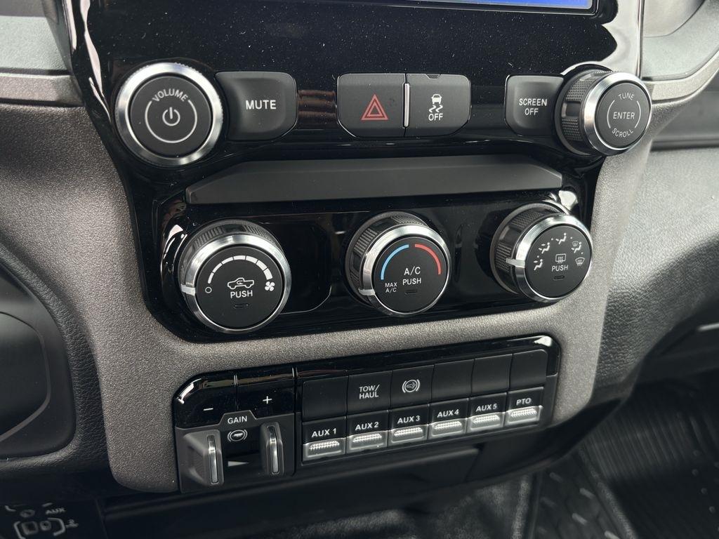 RAM 5500 Crew Cab LWB 4WD DRW 2026