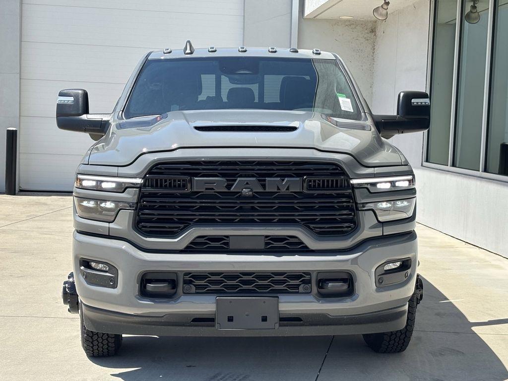 RAM 3500 Laramie Mega Cab 4WD DRW 2026
