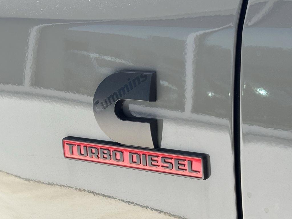 RAM 3500 Laramie Mega Cab 4WD DRW 2026
