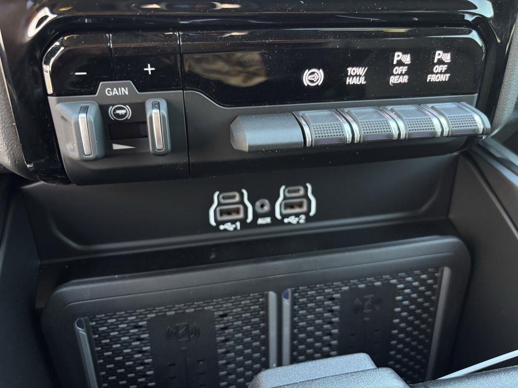 RAM 3500 Laramie Mega Cab 4WD DRW 2026