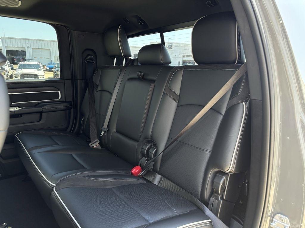 RAM 3500 Laramie Mega Cab 4WD DRW 2026