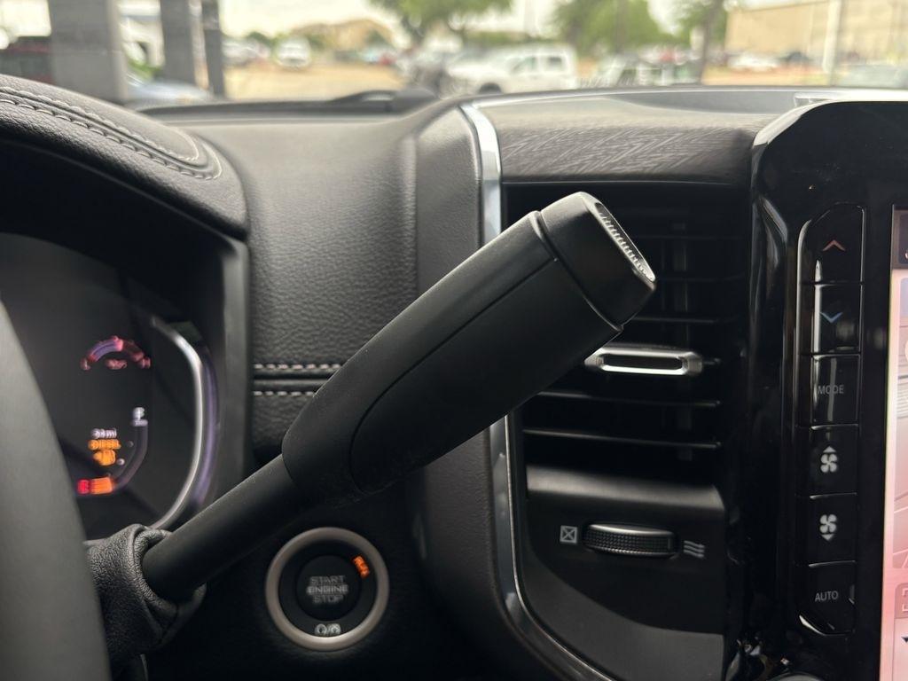 RAM 2500 Laramie Crew Cab 4WD 2026