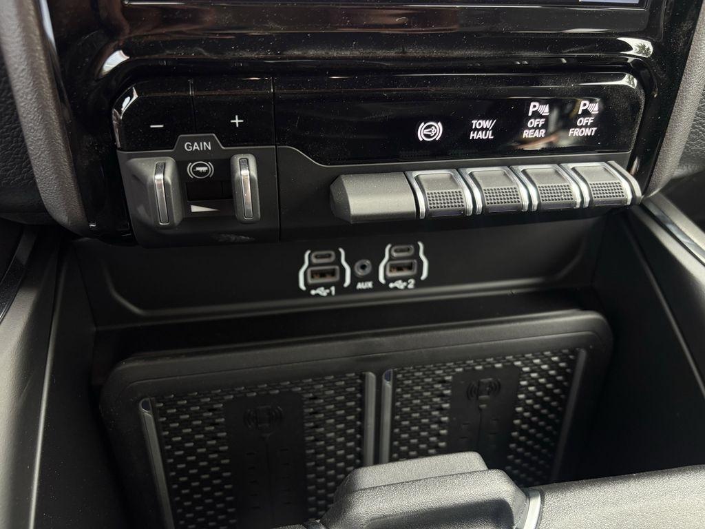 RAM 2500 Laramie Crew Cab 4WD 2026