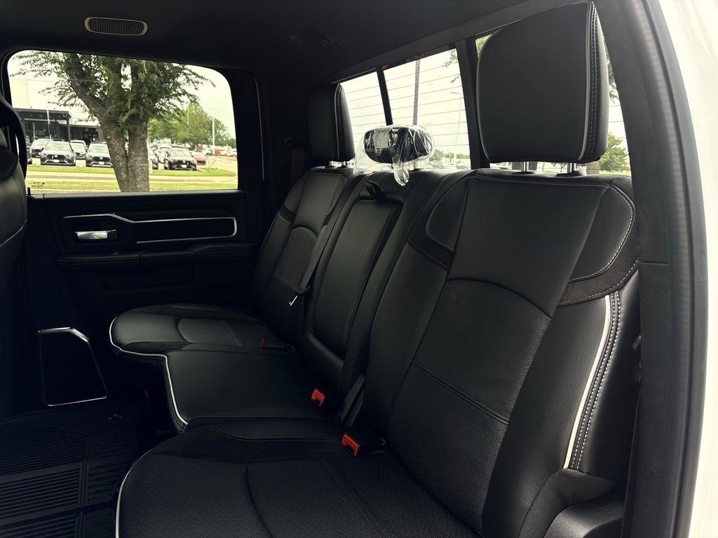 RAM 2500 Laramie Crew Cab 4WD 2026