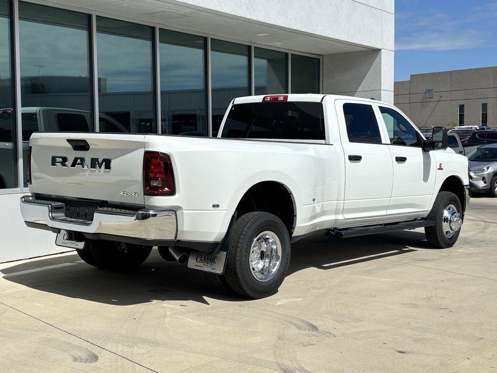 RAM 3500 Tradesman Crew Cab 4WD DRW 2026