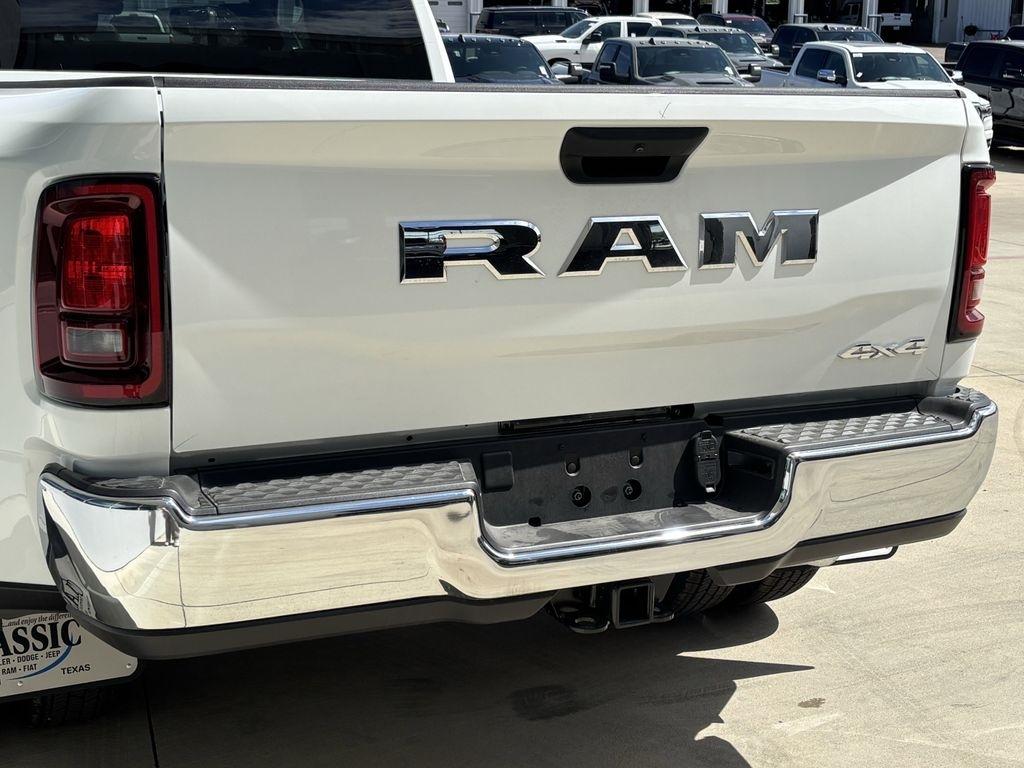 RAM 3500 Tradesman Crew Cab 4WD DRW 2026