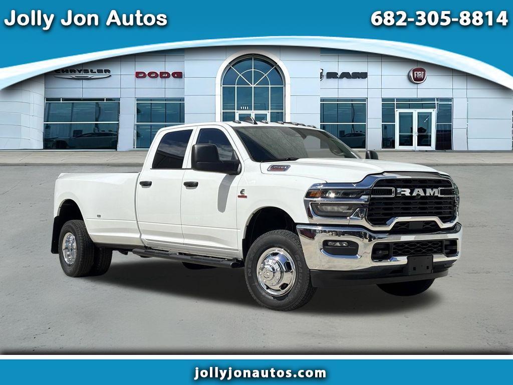 RAM 3500 Tradesman Crew Cab 4WD DRW 2026