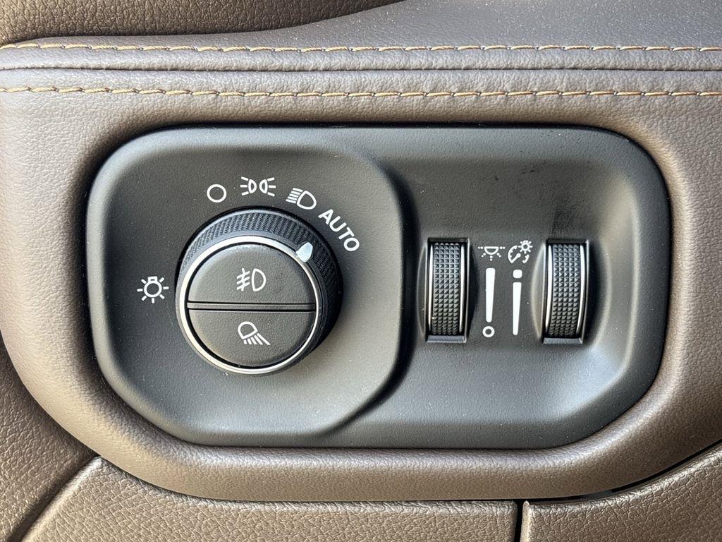 RAM 2500 Limited Crew Cab 4WD 2026