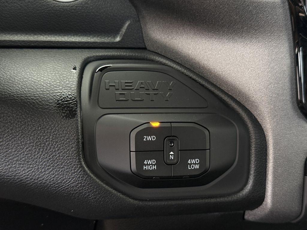 RAM 3500 Crew Cab 4WD DRW 2026