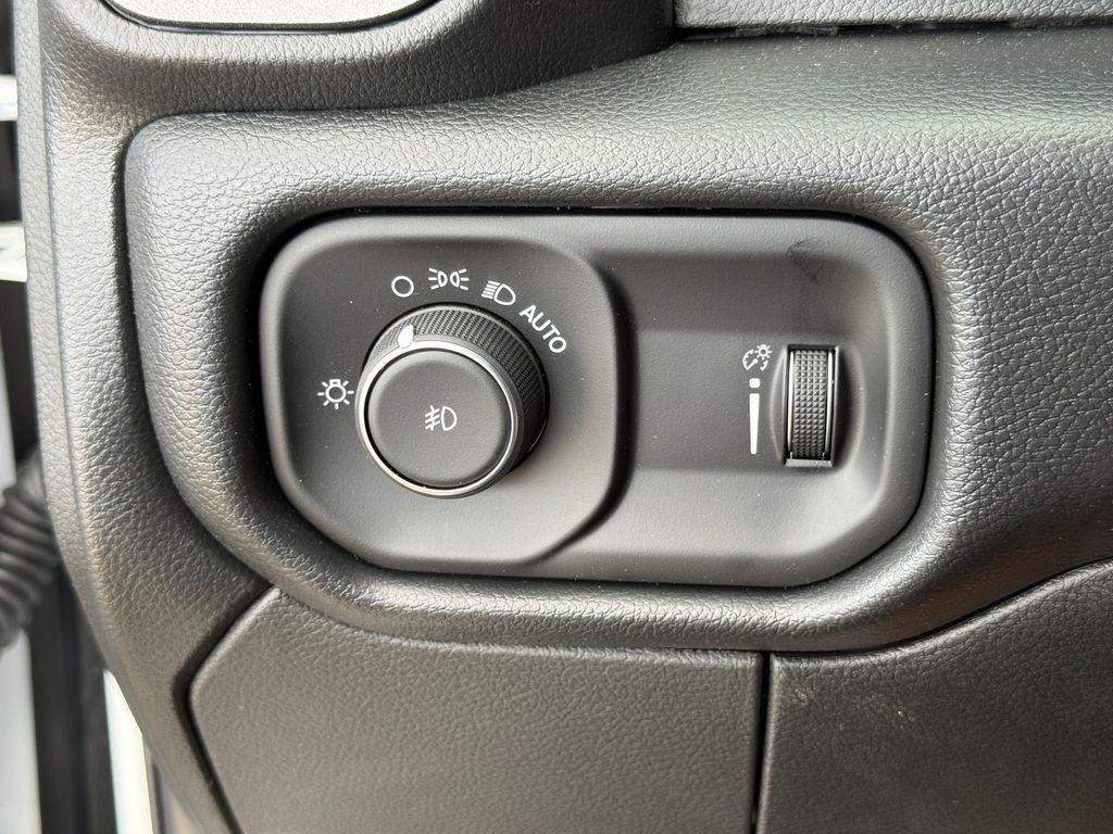 RAM 3500 Crew Cab 4WD DRW 2026