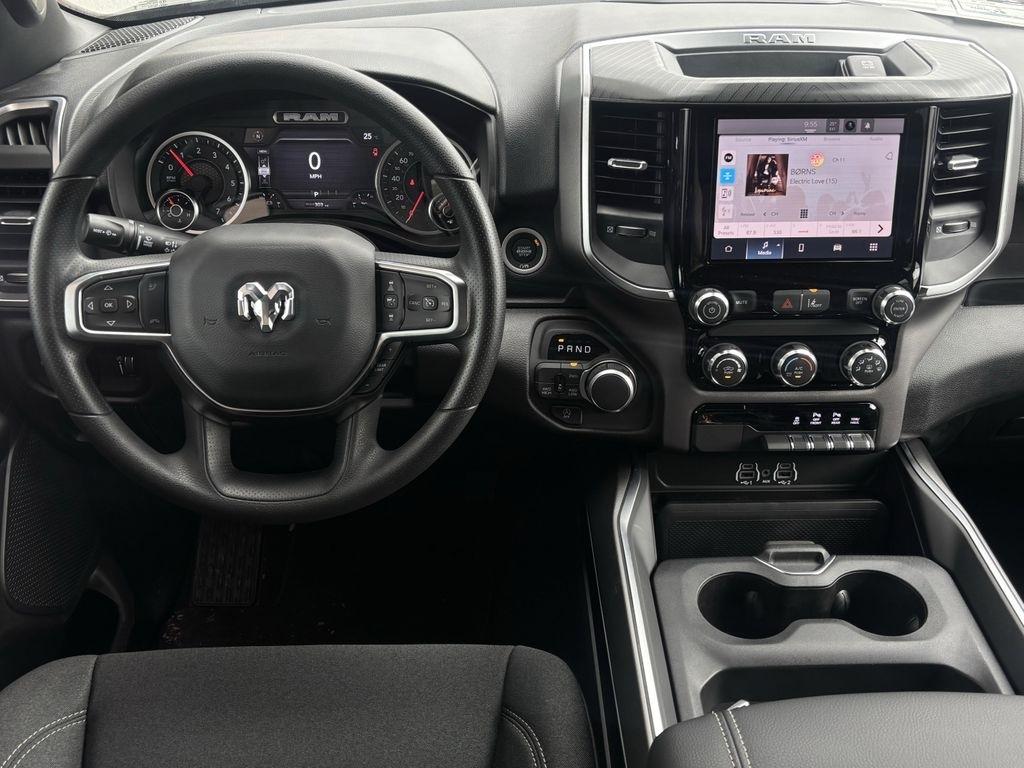 RAM 1500 Tradesman Crew Cab SWB 4WD 2026