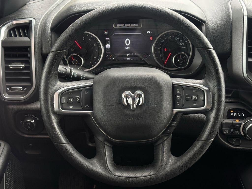 RAM 1500 Tradesman Crew Cab SWB 4WD 2026