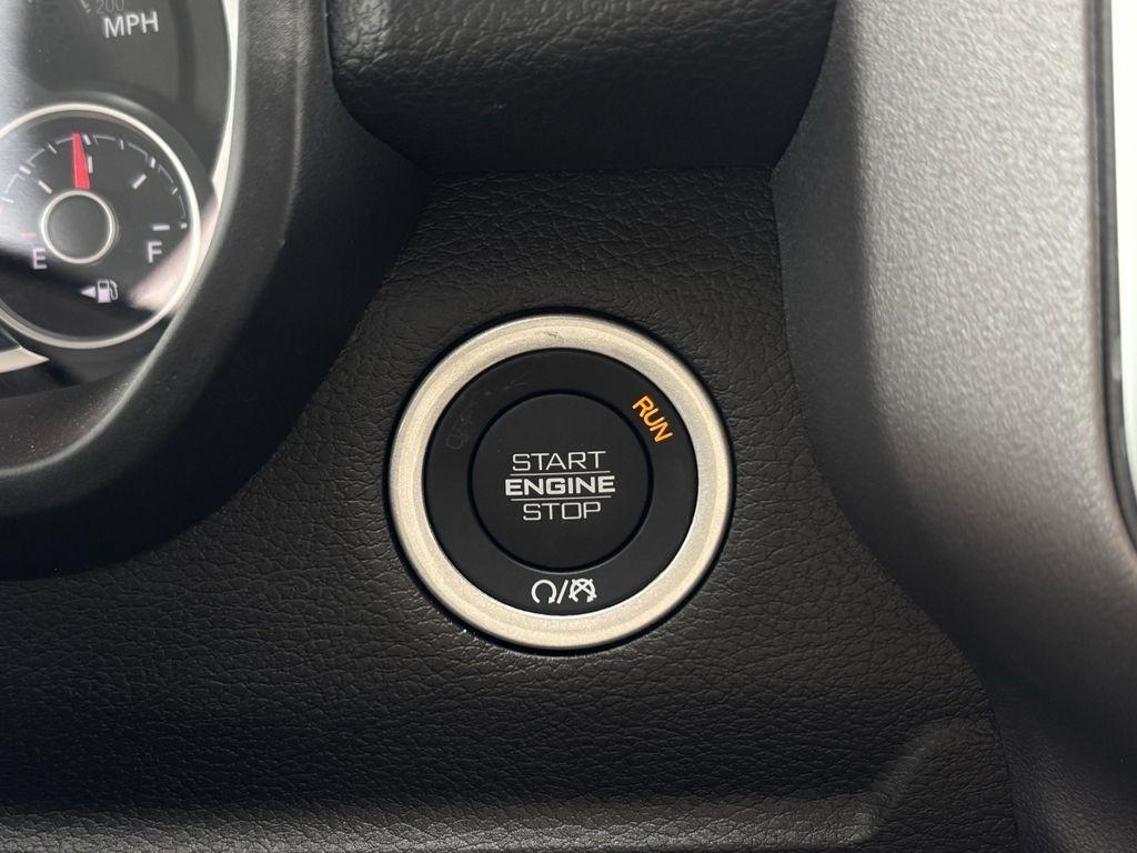 RAM 1500 Tradesman Crew Cab SWB 4WD 2026