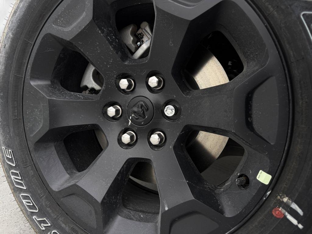 RAM 1500 Tradesman Crew Cab SWB 4WD 2026