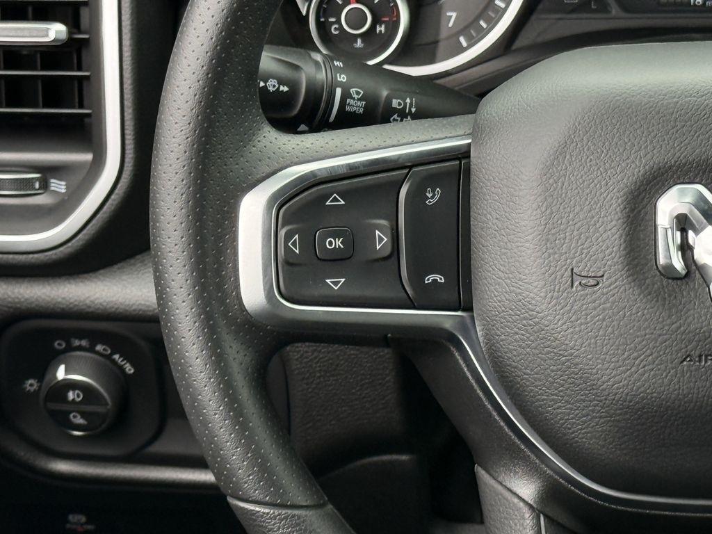 RAM 1500 Tradesman Crew Cab SWB 4WD 2026
