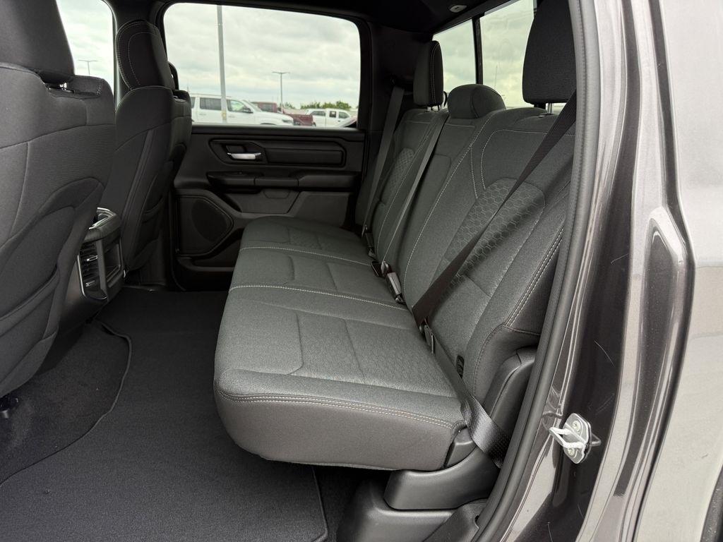 RAM 1500 Tradesman Crew Cab SWB 4WD 2026