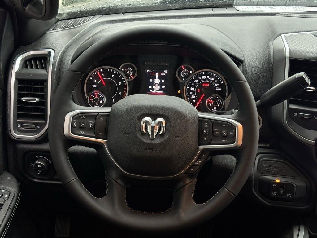 RAM 2500 Big Horn Crew Cab 4WD 2026