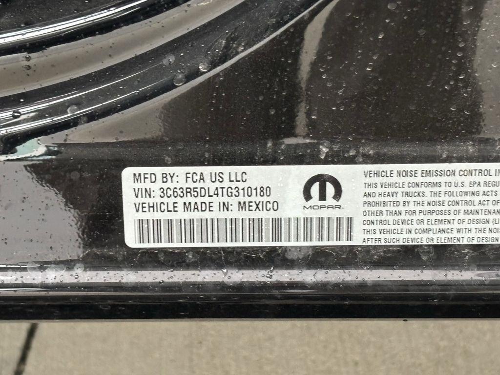 RAM 2500 Big Horn Crew Cab 4WD 2026
