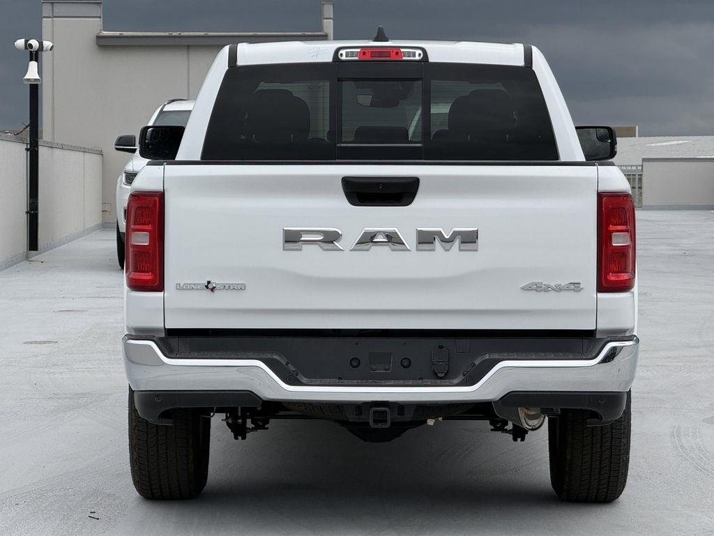 RAM 1500 Big Horn Crew Cab SWB 4WD 2026
