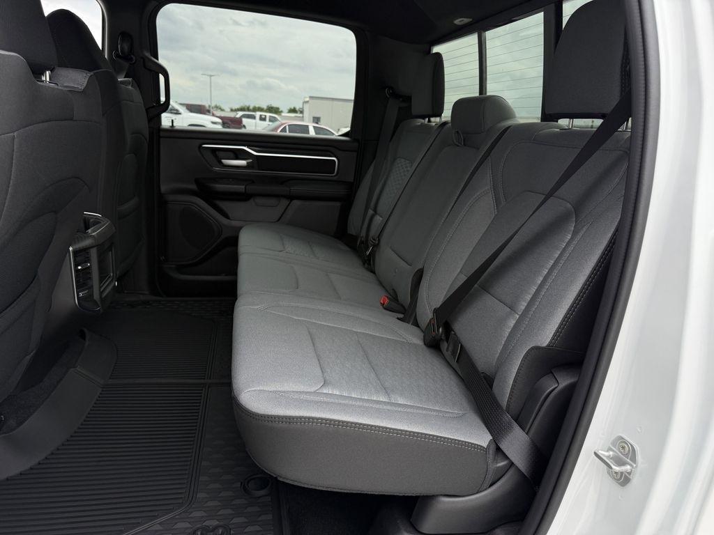 RAM 1500 Big Horn Crew Cab SWB 4WD 2026
