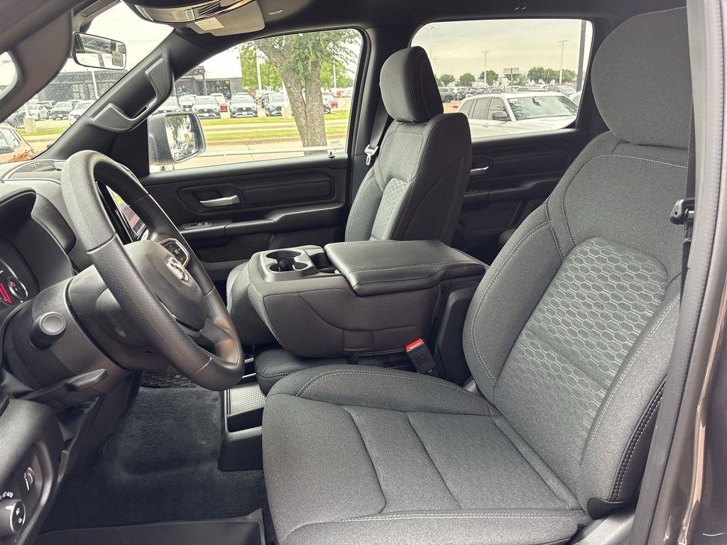 RAM 1500 Tradesman Crew Cab SWB 4WD 2026