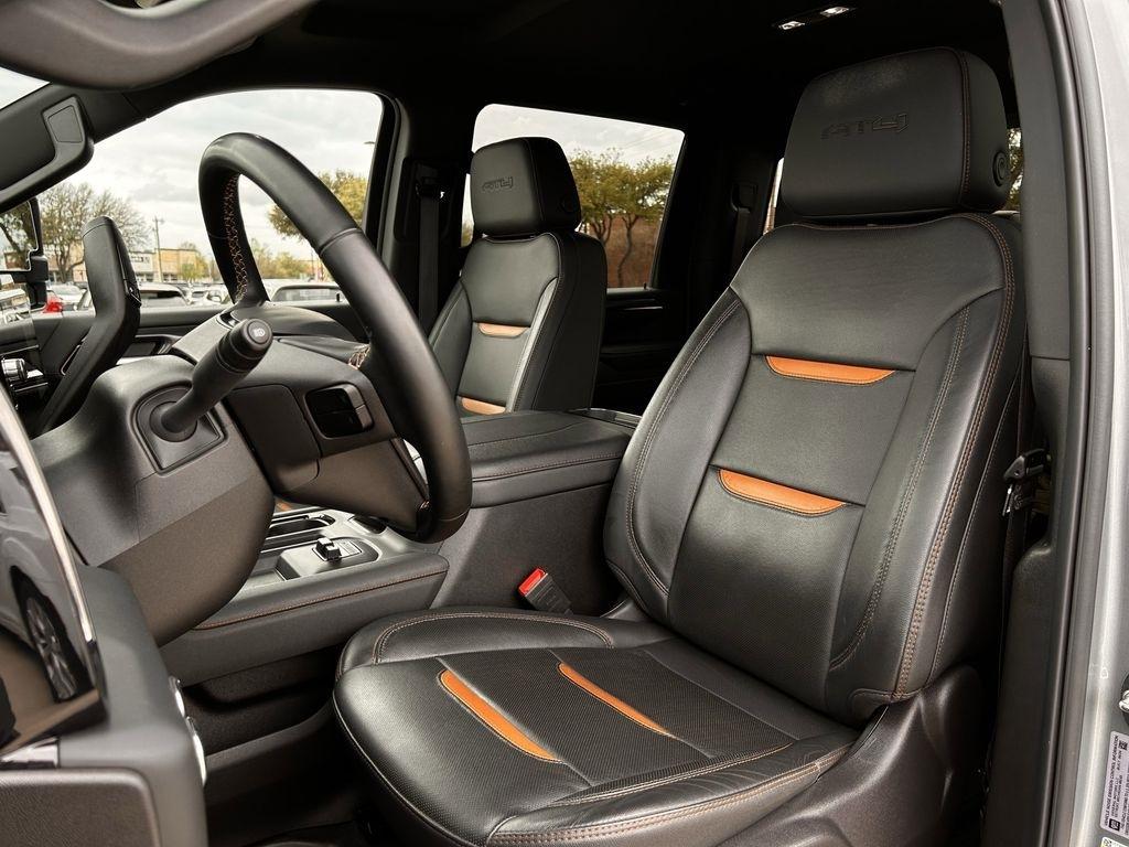 GMC Sierra 2500HD AT4 Crew Cab 4WD 2024