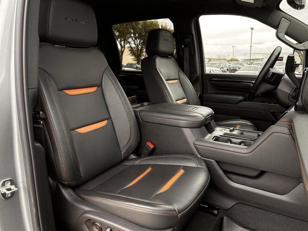 GMC Sierra 2500HD AT4 Crew Cab 4WD 2024