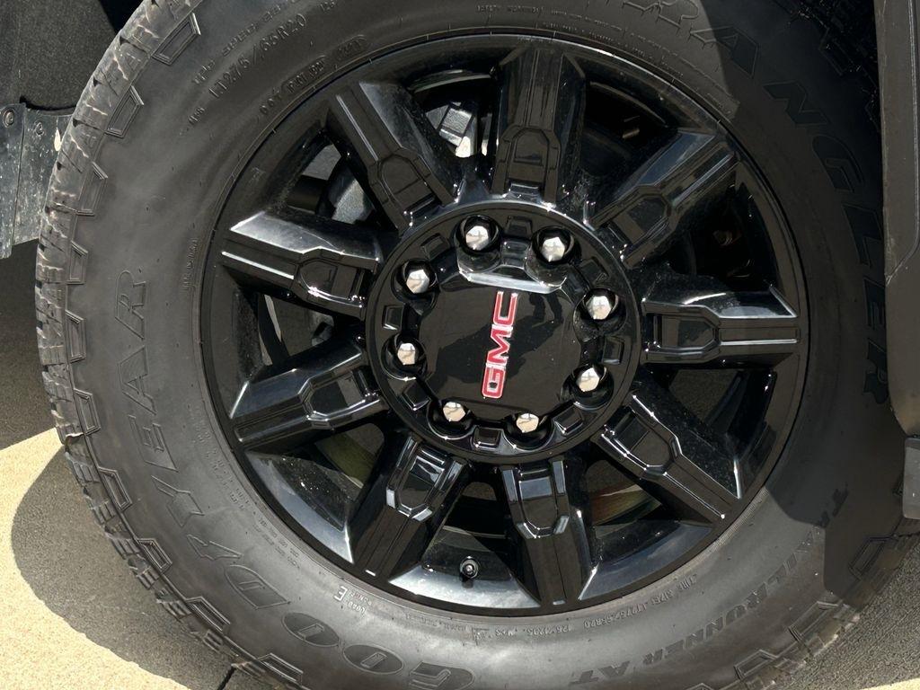 GMC Sierra 2500HD AT4 Crew Cab 4WD 2024