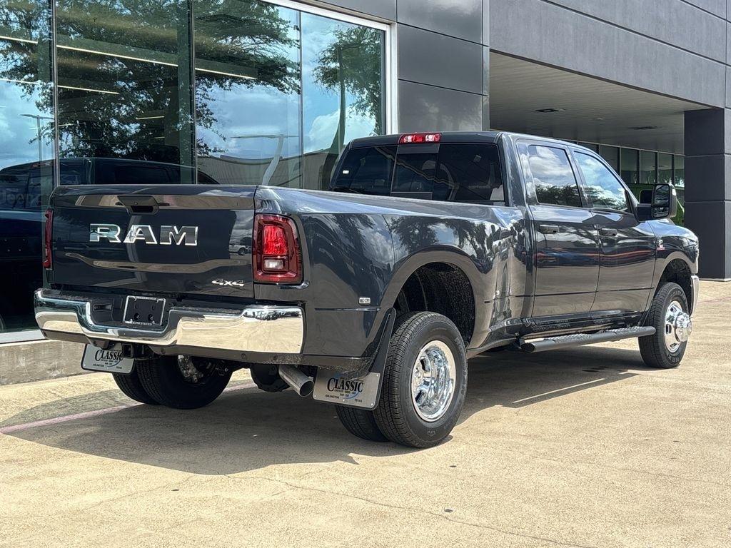 RAM 3500 Tradesman Crew Cab 4WD DRW 2026