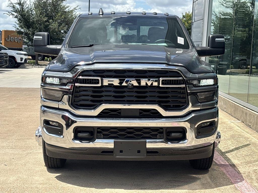 RAM 3500 Tradesman Crew Cab 4WD DRW 2026