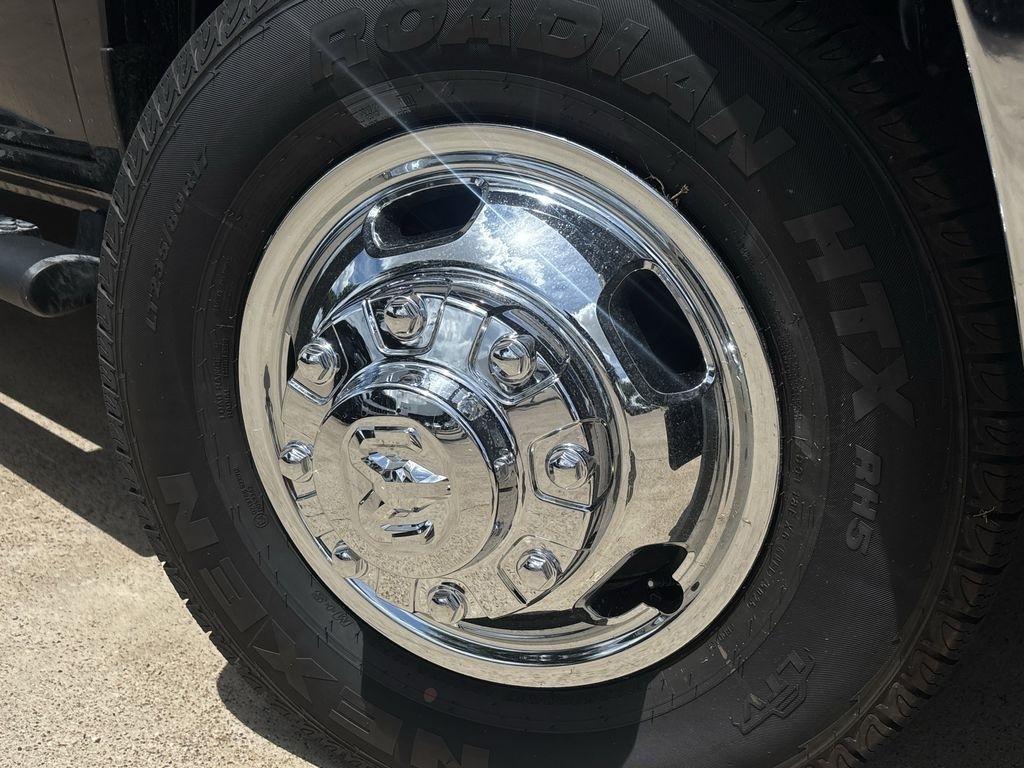 RAM 3500 Tradesman Crew Cab 4WD DRW 2026