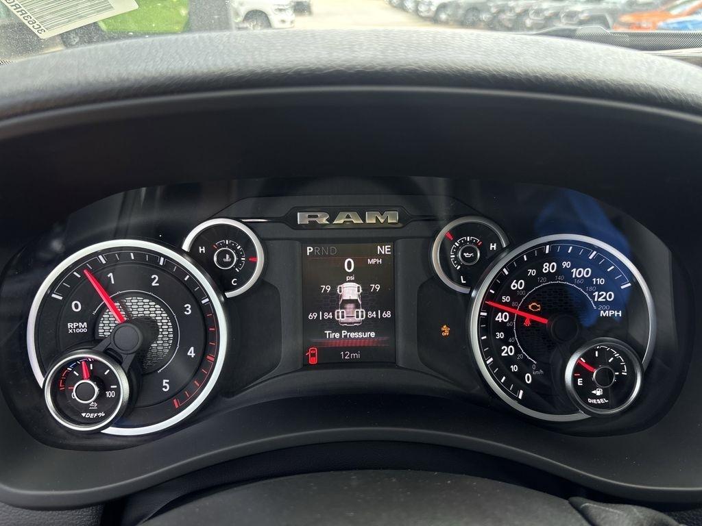 RAM 3500 Tradesman Crew Cab 4WD DRW 2026