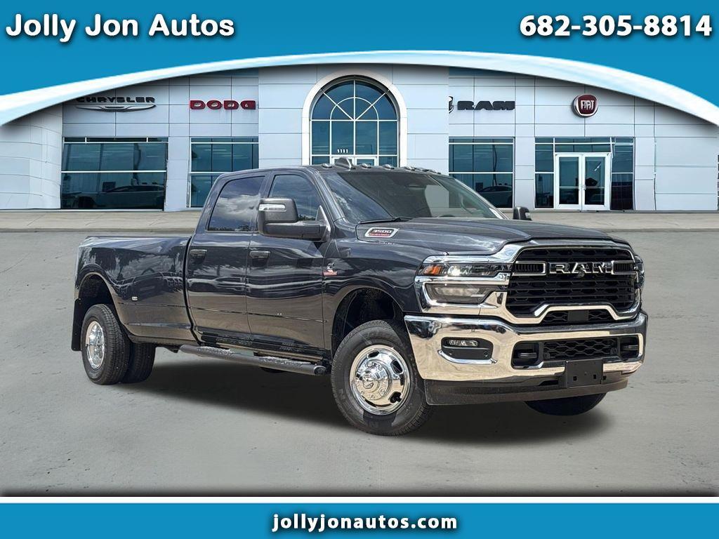 RAM 3500 Tradesman Crew Cab 4WD DRW 2026
