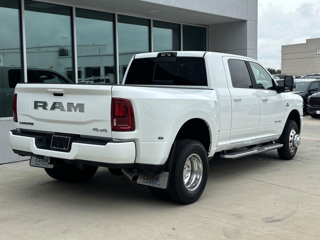 RAM 3500 Laramie Mega Cab 4WD DRW 2026
