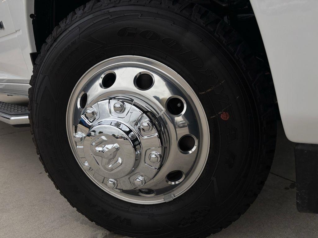 RAM 3500 Laramie Mega Cab 4WD DRW 2026