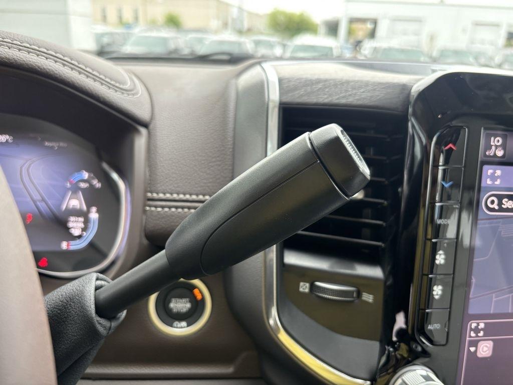 RAM 3500 Laramie Mega Cab 4WD DRW 2026