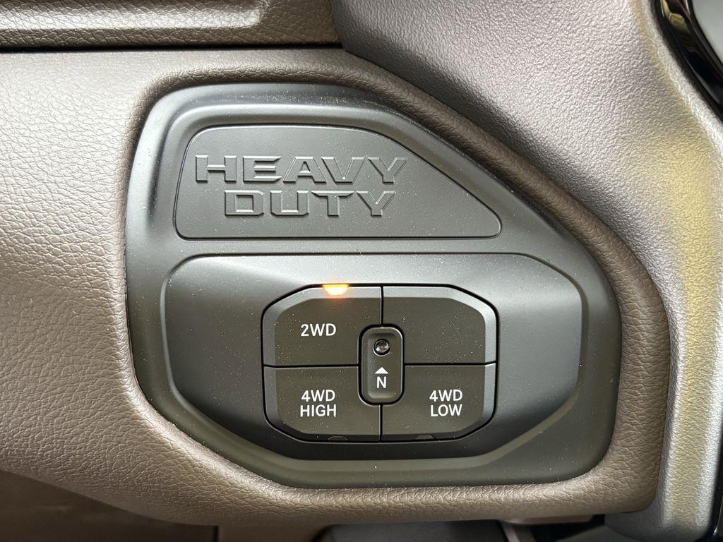 RAM 3500 Laramie Mega Cab 4WD DRW 2026