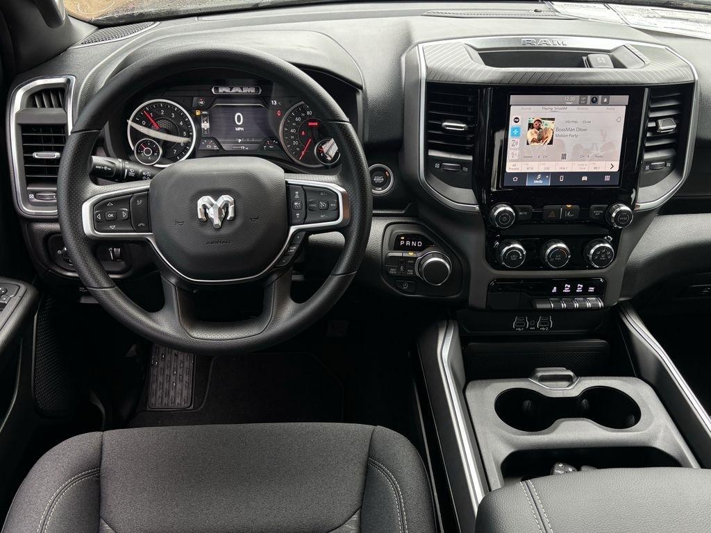 RAM 1500 Tradesman Crew Cab SWB 4WD 2026