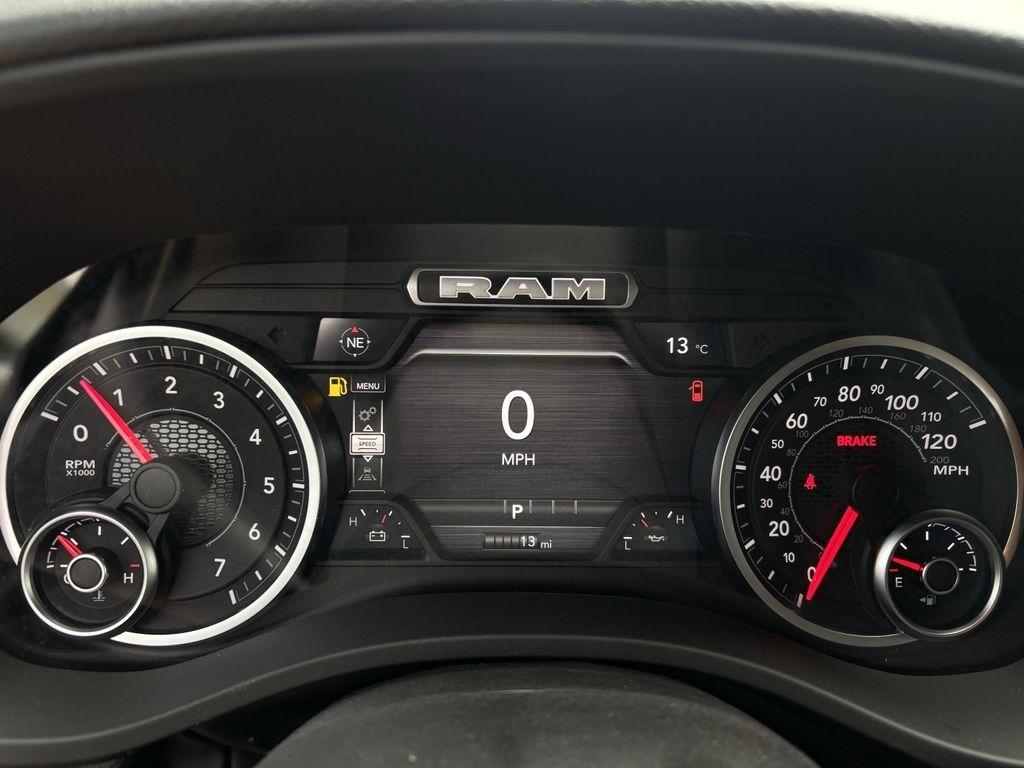 RAM 1500 Tradesman Crew Cab SWB 4WD 2026