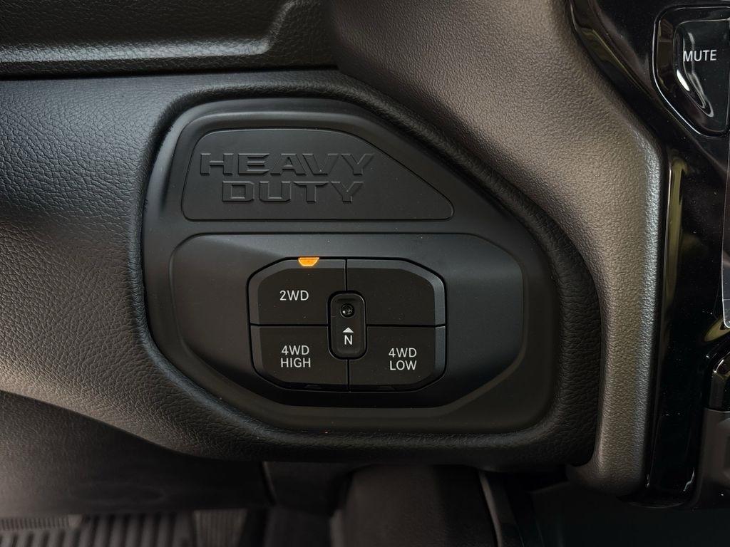 RAM 2500 Laramie Crew Cab 4WD 2026