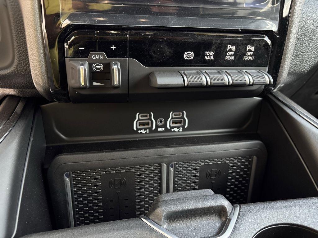 RAM 2500 Laramie Crew Cab 4WD 2026