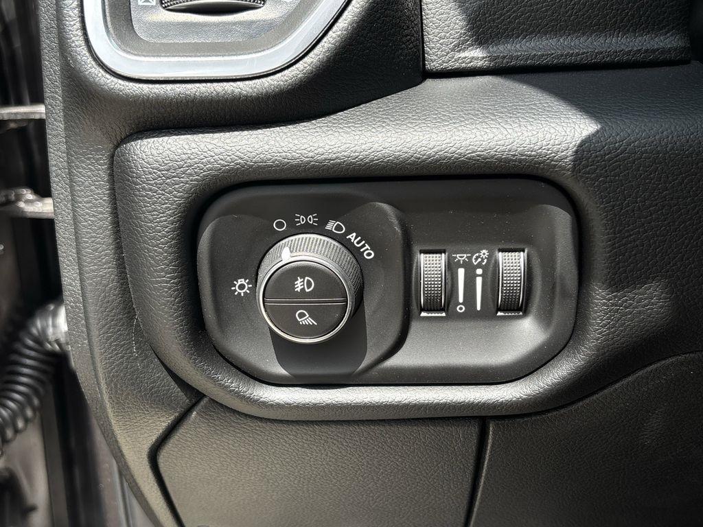 RAM 2500 Laramie Crew Cab 4WD 2026