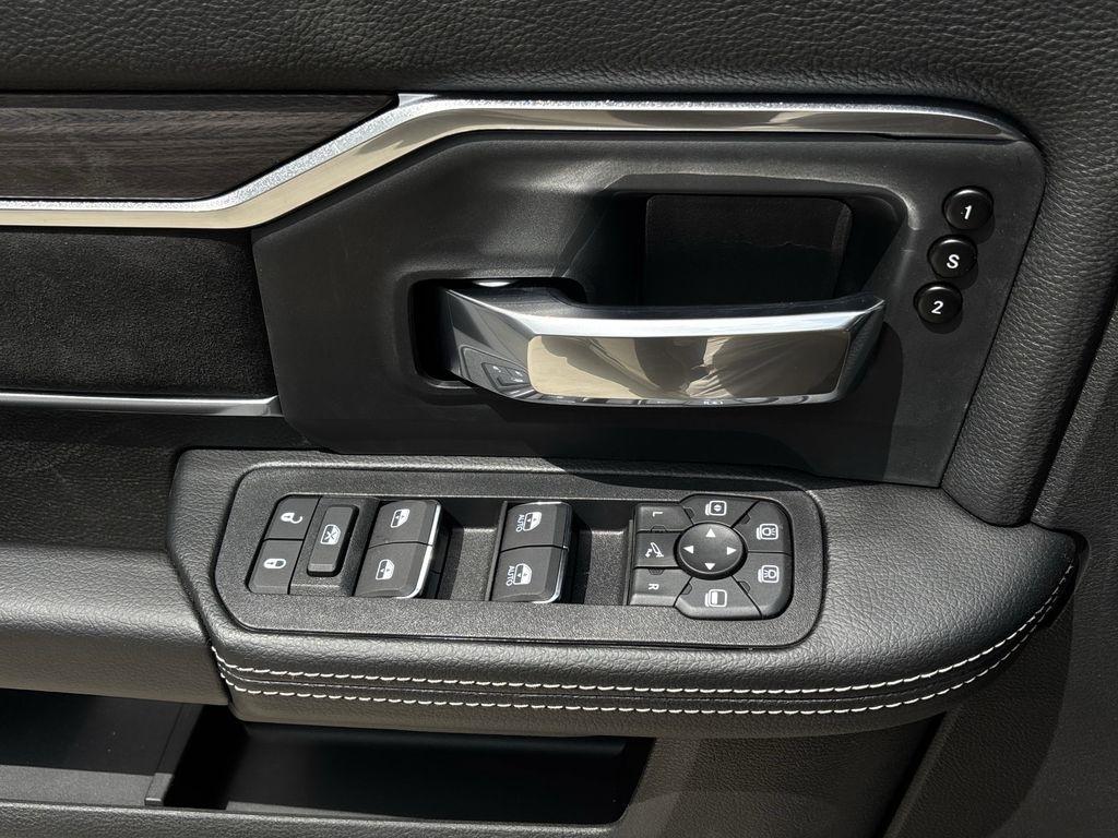 RAM 2500 Laramie Crew Cab 4WD 2026