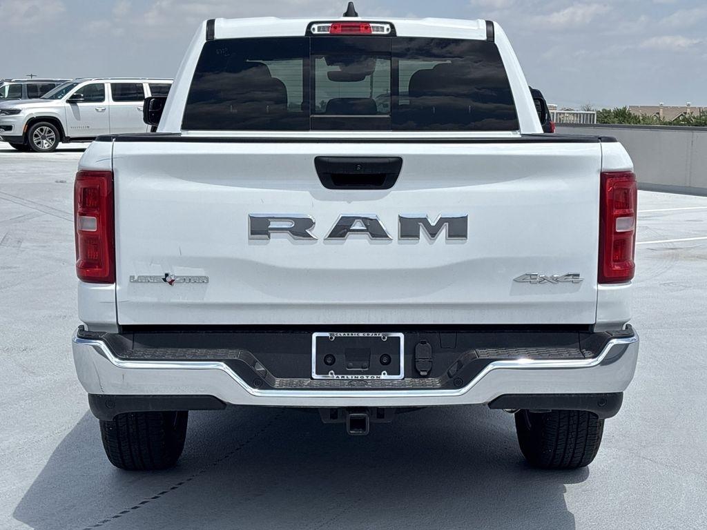 RAM 1500 Big Horn Crew Cab SWB 4WD 2026